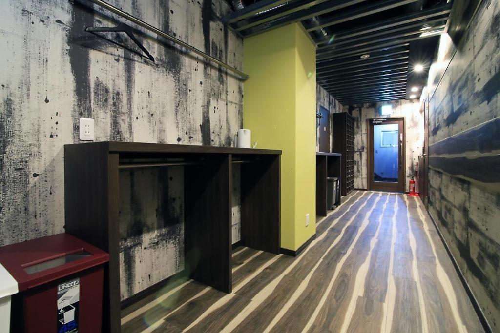 Bee-hive Sugamo - Male Only Hostal *
